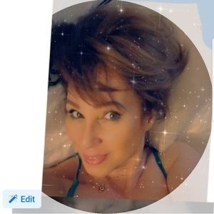 Meet your Posher, Emna